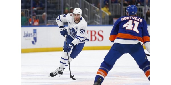 John Tavares dosáhne 1000 bodů, když hraje za Toronto Maple Leafs John Tavares dosáhne 1000 bodů, když hraje za Toronto Maple Leafs